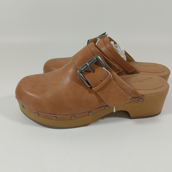 6 1/2 Women's Faye Clog Heels - Universal Thread Brown Studded - Picture 4 of 7